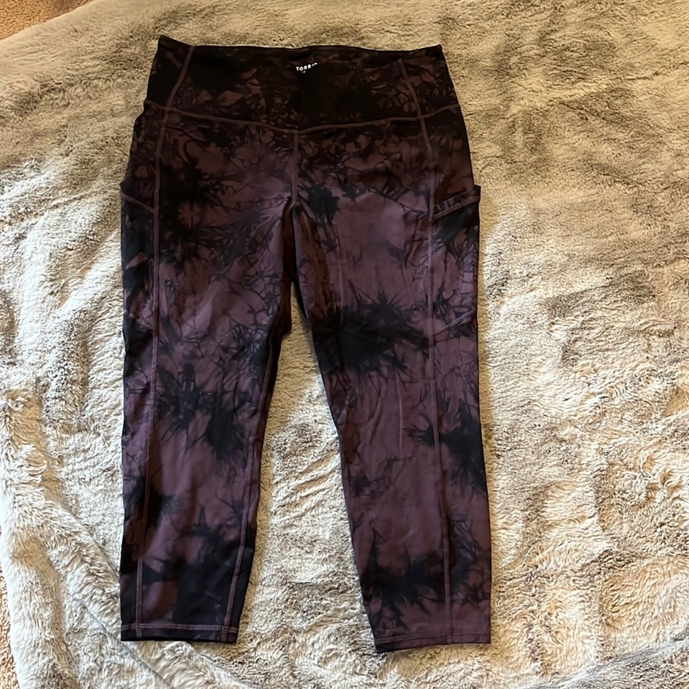 37. NWOT torrid size 2 capris pocket workout